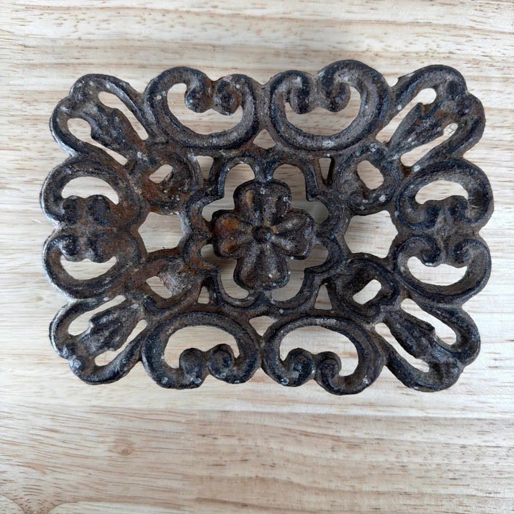 Rustic Cast Iron Footed Four Leaf Clover Soap Dish Filigree